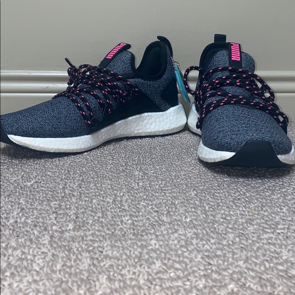 Puma Running Shoes - Picture 4 of 4